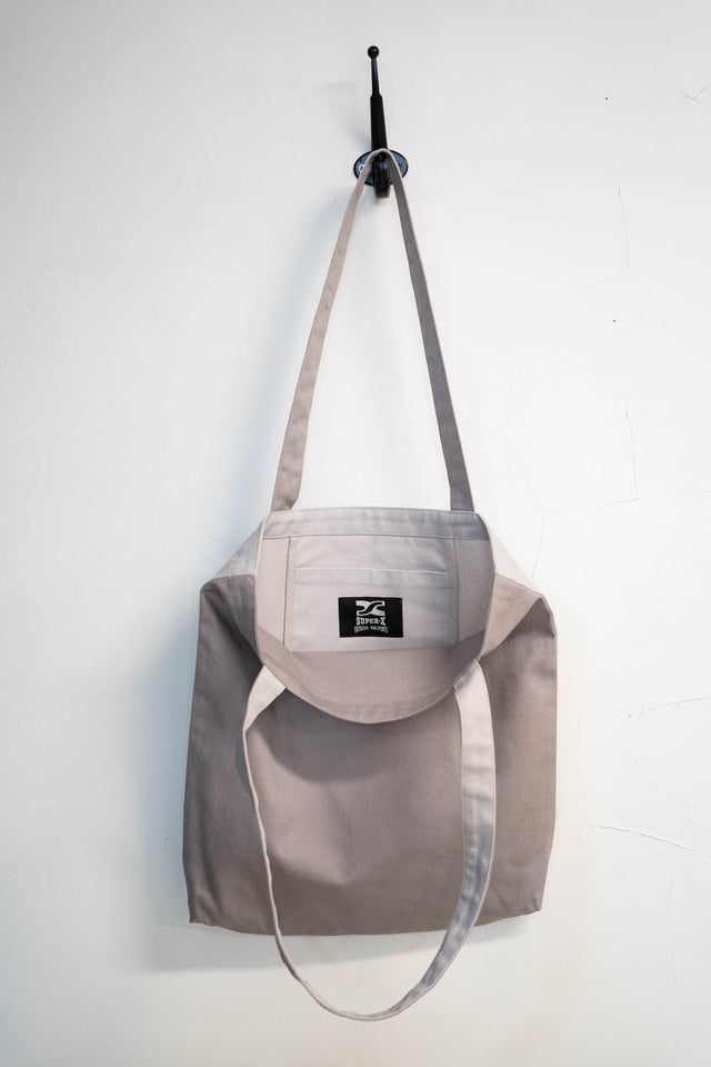 Two-tone tote bag